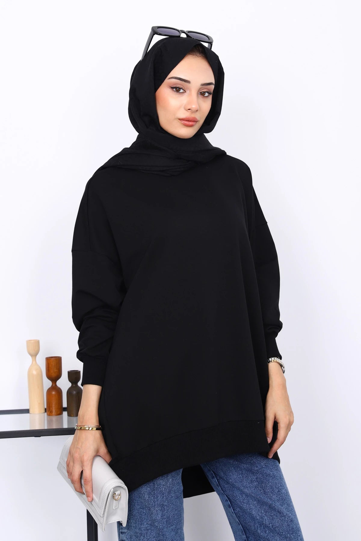 Siyah Önü Kısa Arkası Uzun Oversize Sweatshirt