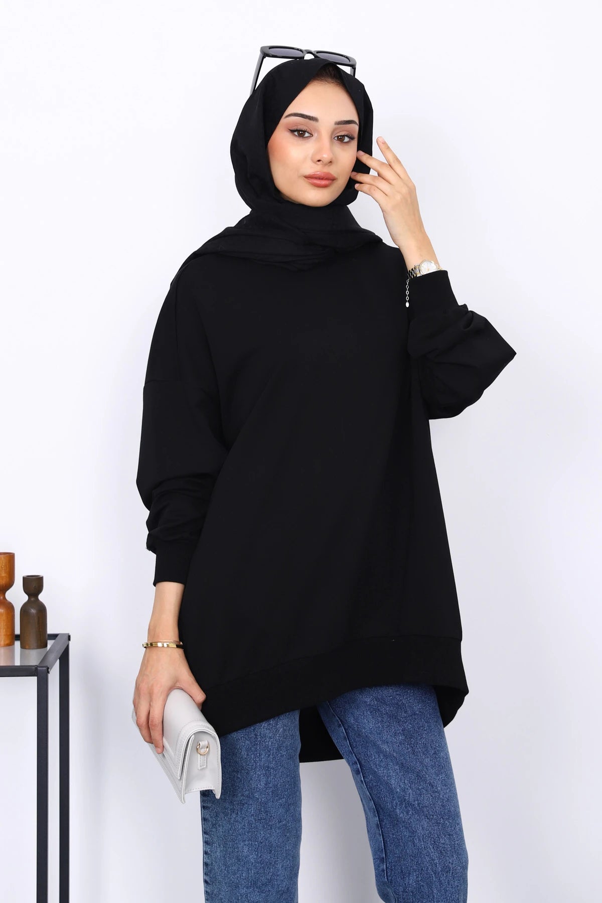 Siyah Önü Kısa Arkası Uzun Oversize Sweatshirt