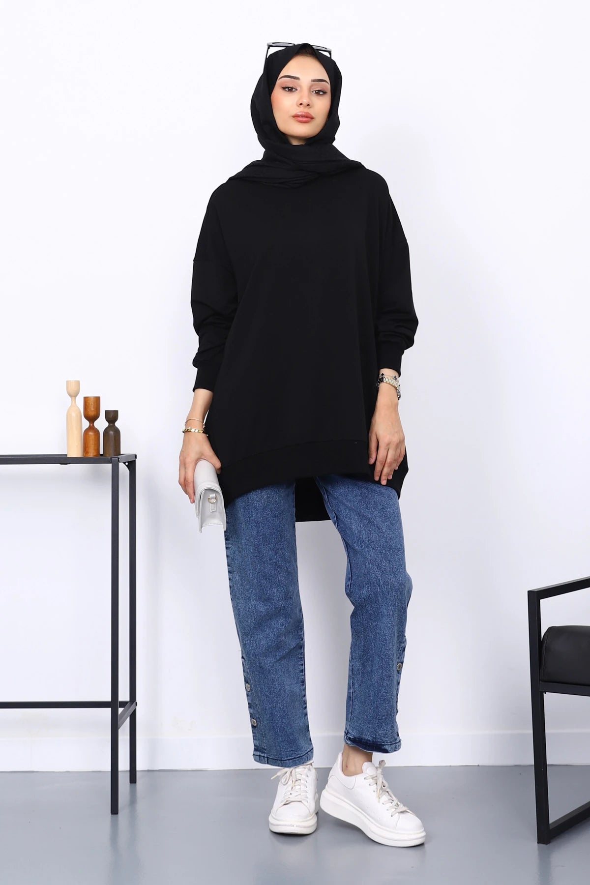 Siyah Önü Kısa Arkası Uzun Oversize Sweatshirt