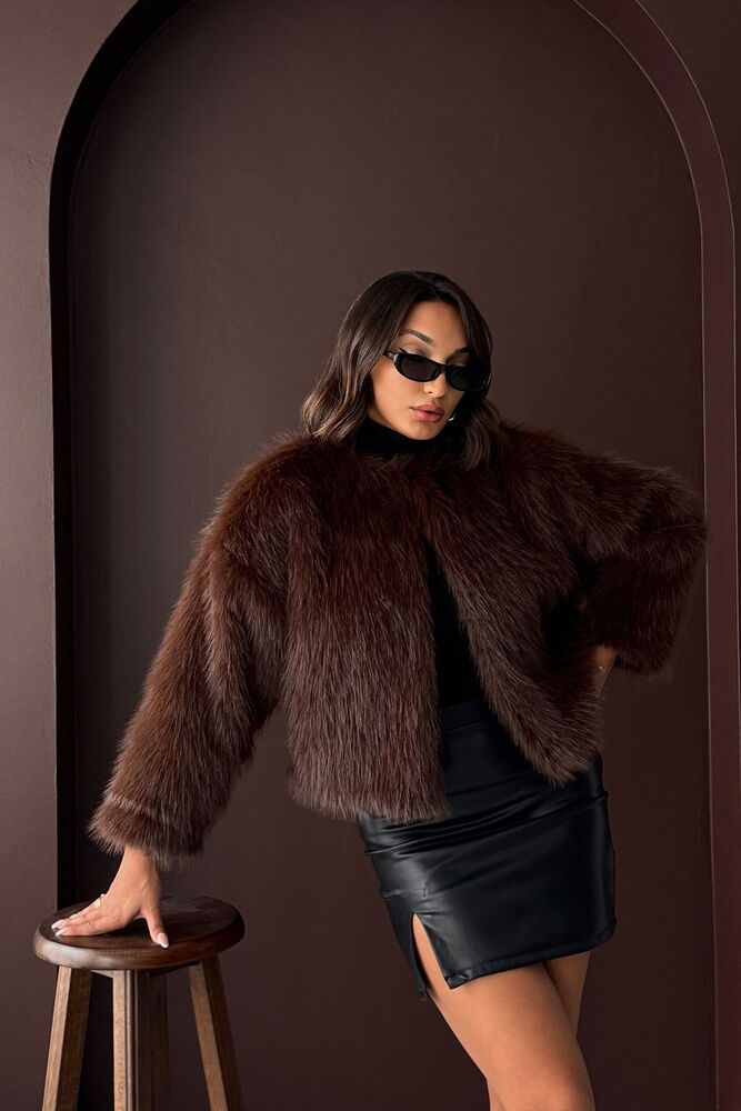 Koyu Kahve Kürklü Kısa Mont | Sıcak & Modern Kadın Dış Giyim 1405