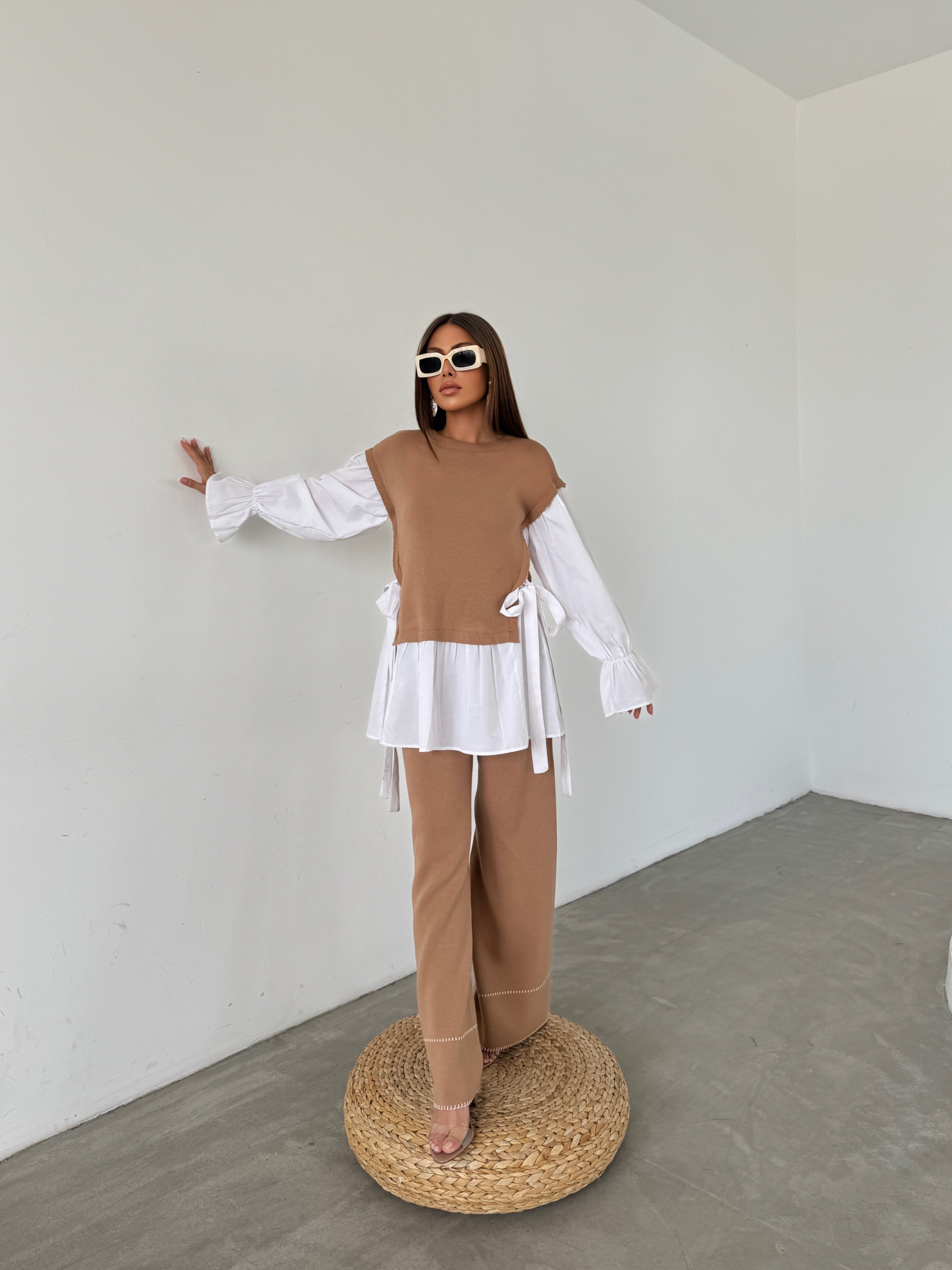 Gömlek Detaylı Triko Takım – Camel | Şık & Modern Kadın Takım 1304