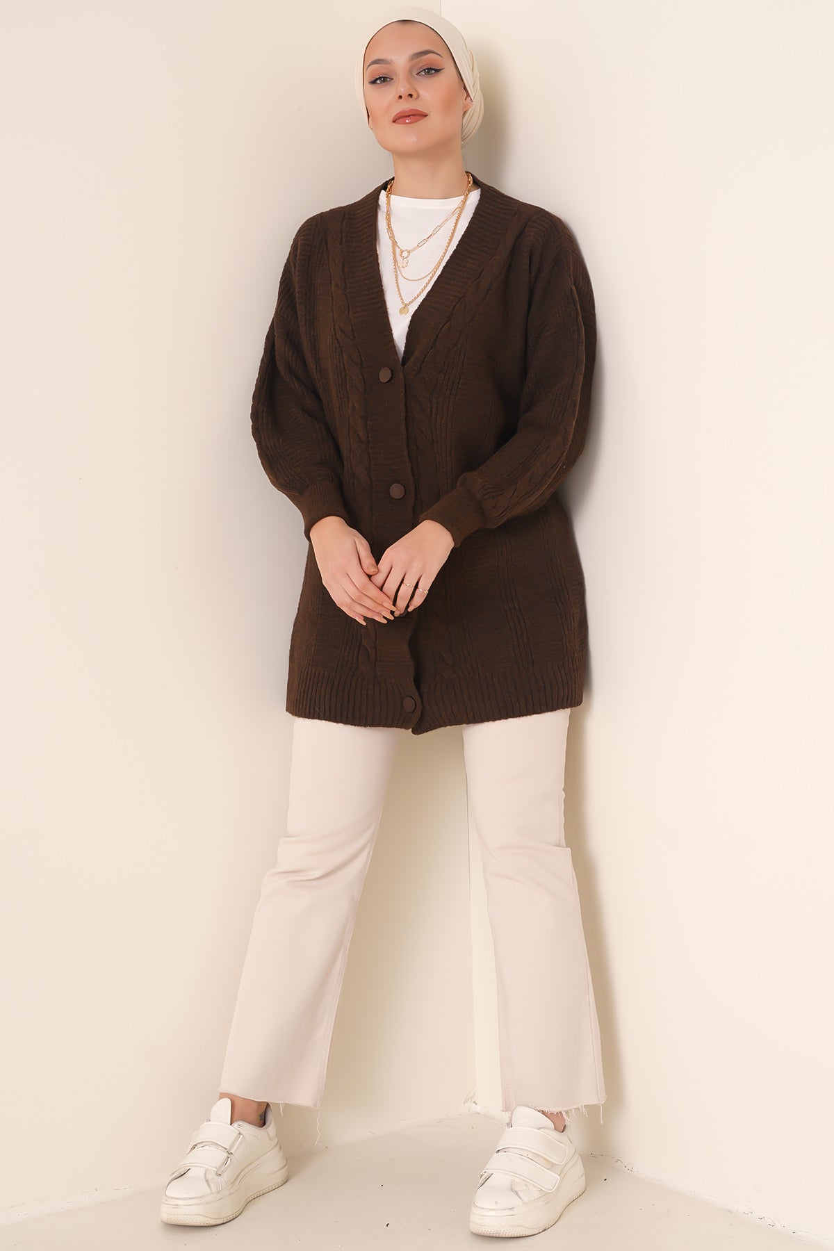 Basic Hırka – Kahverengi | Sıcak Ton & Çok Yönlü Kadın Hırka 1205