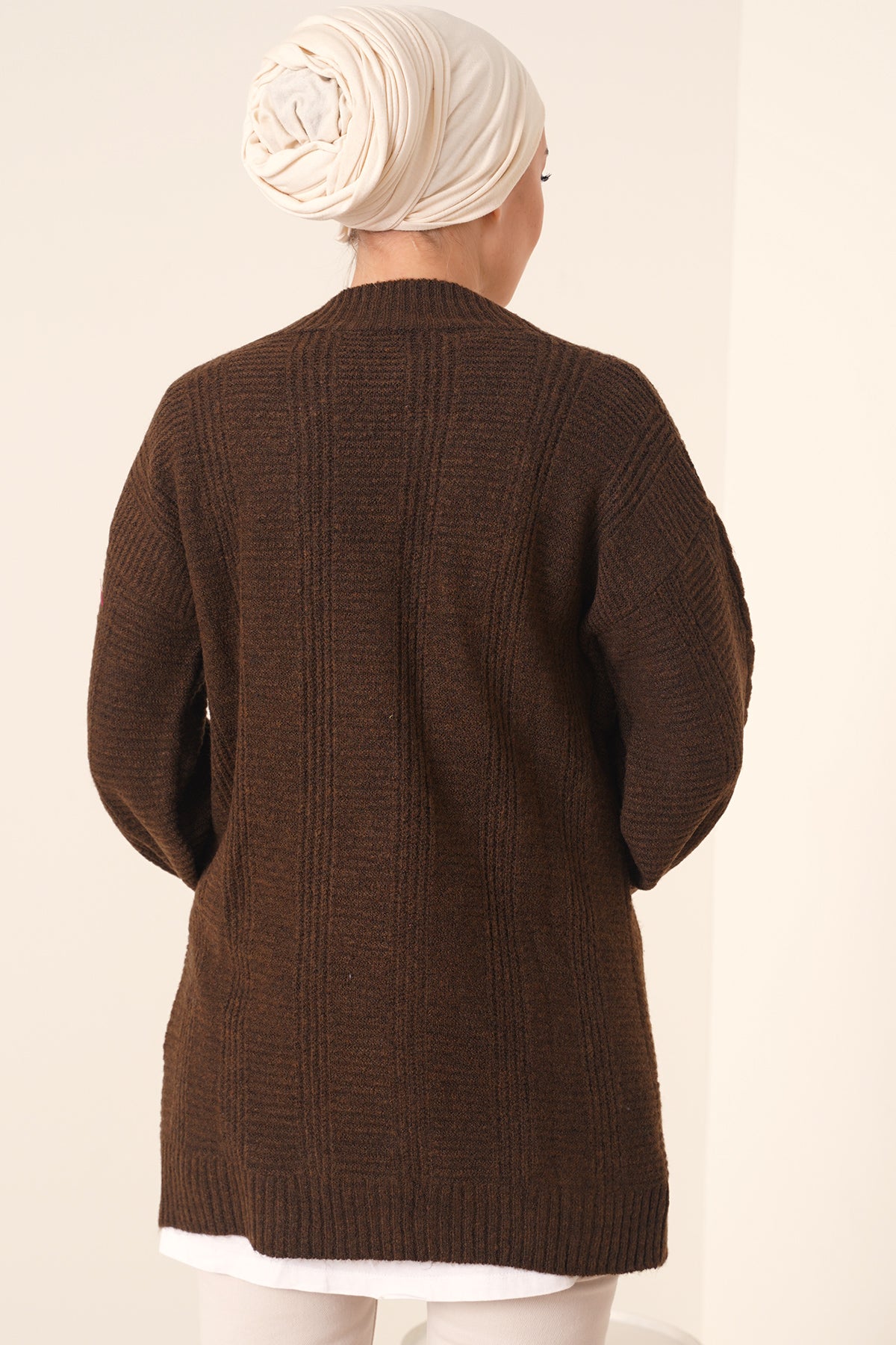 Basic Hırka – Kahverengi | Sıcak Ton & Çok Yönlü Kadın Hırka 1205