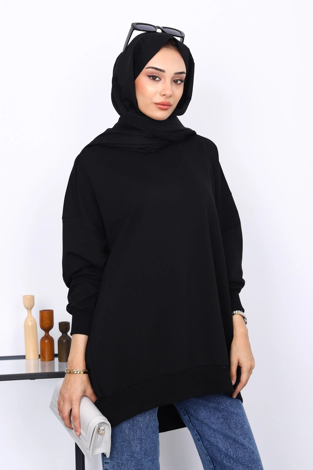 Siyah Önü Kısa Arkası Uzun Oversize Sweatshirt